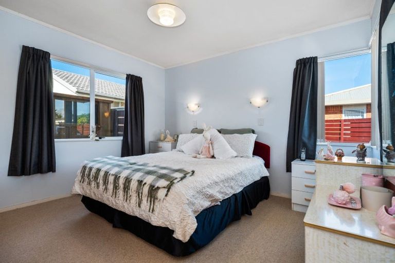 Photo of property in 14 Pemberton Crescent, Greerton, Tauranga, 3112