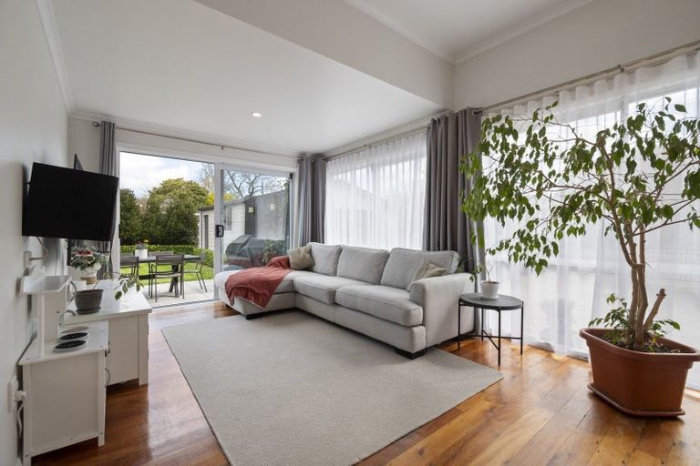 Photo of property in 42 Park Road, West End, Palmerston North, 4412