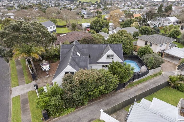 Photo of property in 19 Marendellas Drive, Bucklands Beach, Auckland, 2014