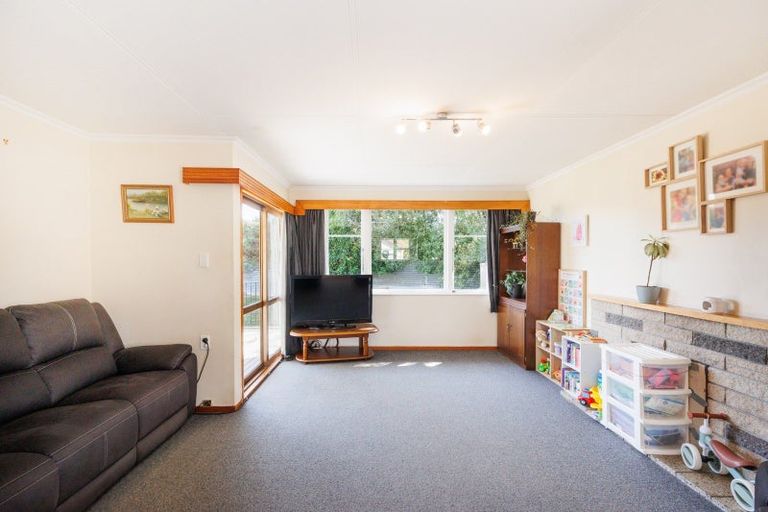 Photo of property in 34 Ruamahanga Crescent, Terrace End, Palmerston North, 4410