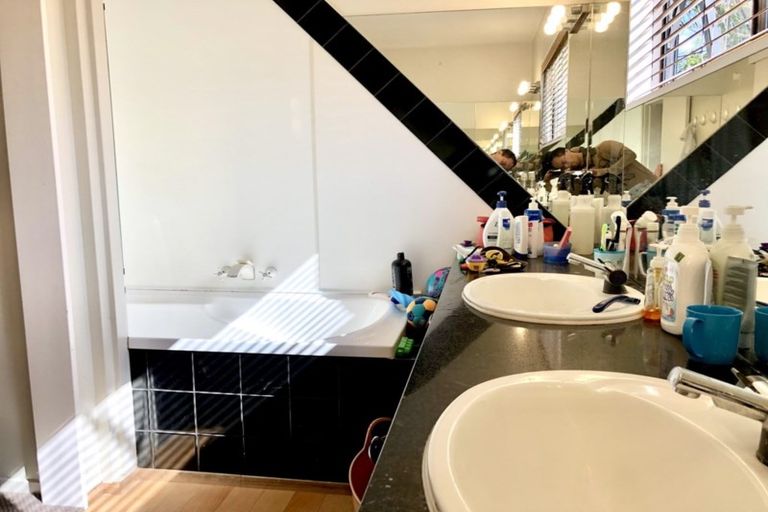 Photo of property in 1/25 Belmont Terrace, Milford, Auckland, 0620