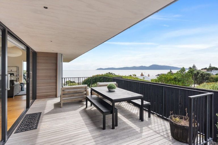 Photo of property in 15 Karekare Road, Raumati South, Paraparaumu, 5032