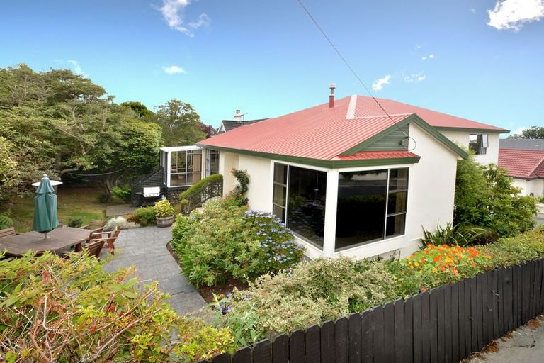 Photo of property in 1 Motu Street, Saint Clair, Dunedin, 9012