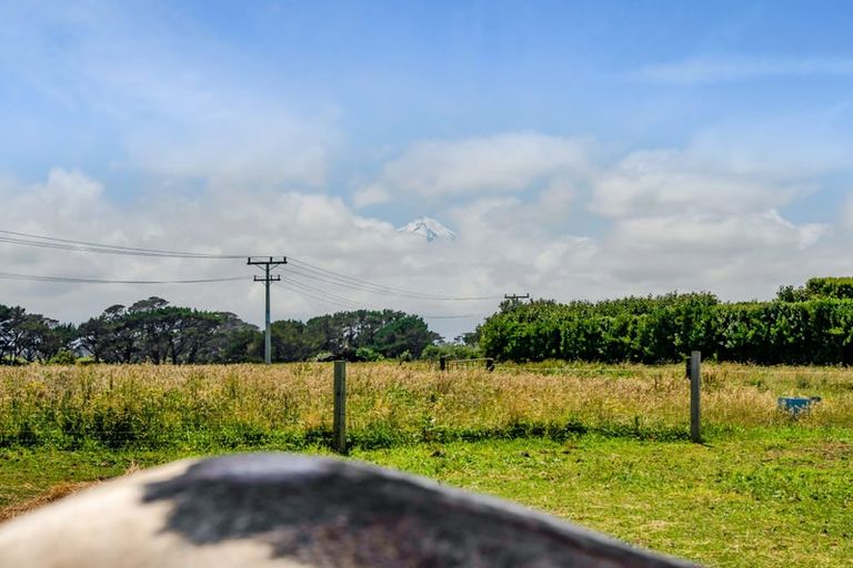 Photo of property in 185 Tasman Street, Opunake, 4616