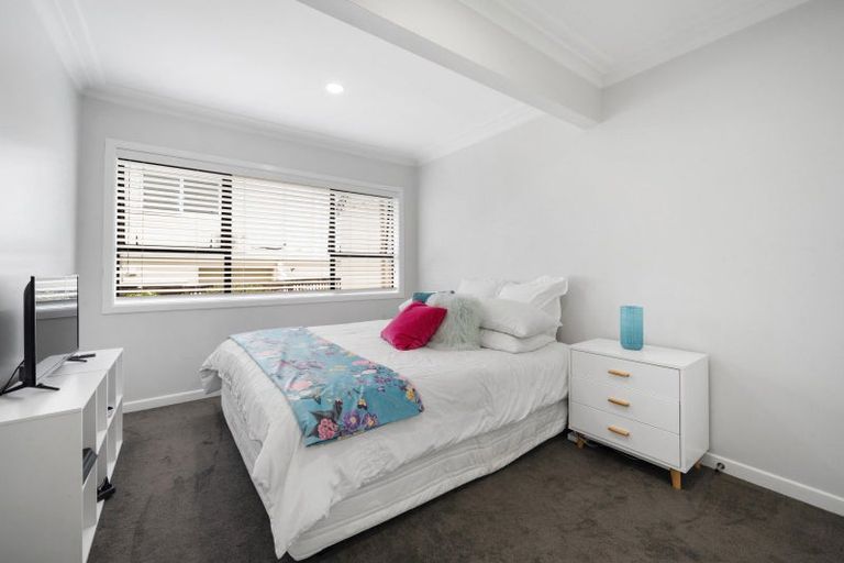 Photo of property in 2/47 Clovelly Road, Bucklands Beach, Auckland, 2012