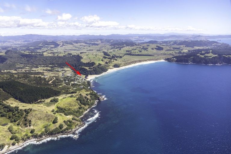 Photo of property in 17 Pye Place, Hot Water Beach, Whitianga, 3591
