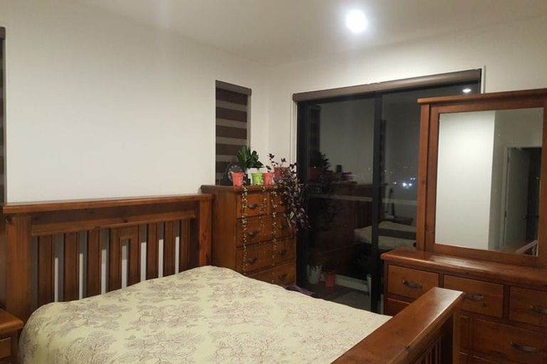 Photo of property in Apollo Apartments, 201/46 Rosedale Road, Rosedale, Auckland, 0632