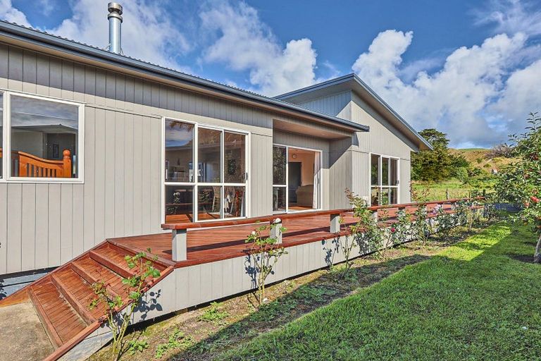 Photo of property in 9 John Ross Place, Kairakau, Havelock North, 4295