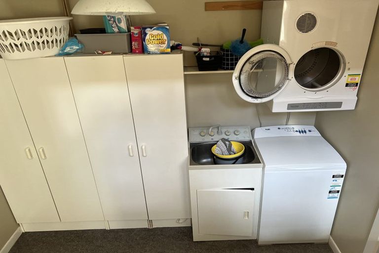 Photo of property in 135 Kelburn Parade, Kelburn, Wellington, 6012