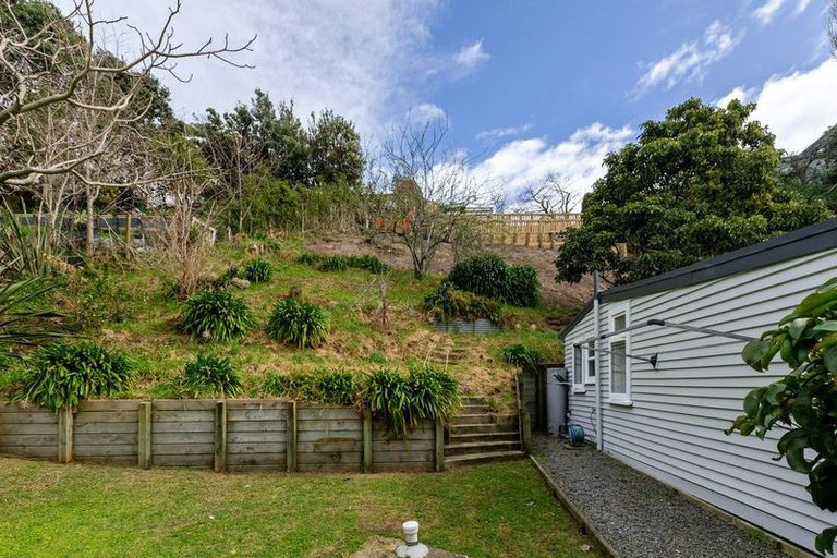 Photo of property in 97 Renown Road, Raumati South, Paraparaumu, 5032