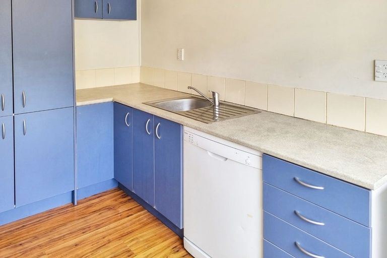 Photo of property in 37 Chatsworth Crescent, Pakuranga Heights, Auckland, 2010