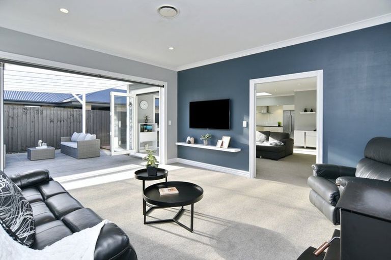 Photo of property in 8 Highfield Lane, Rangiora, 7400