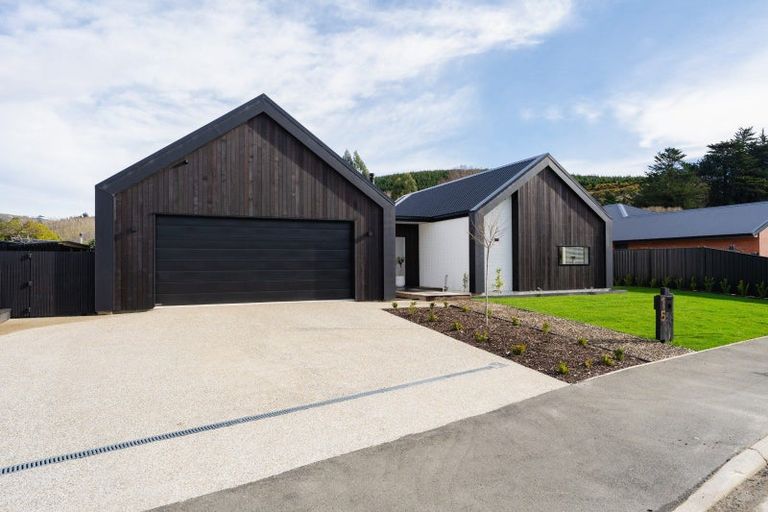 Photo of property in 15 Franks Place, Outram, 9019