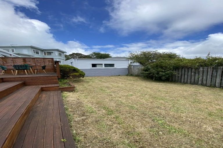 Photo of property in 3/199 Newlands Road, Newlands, Wellington, 6037