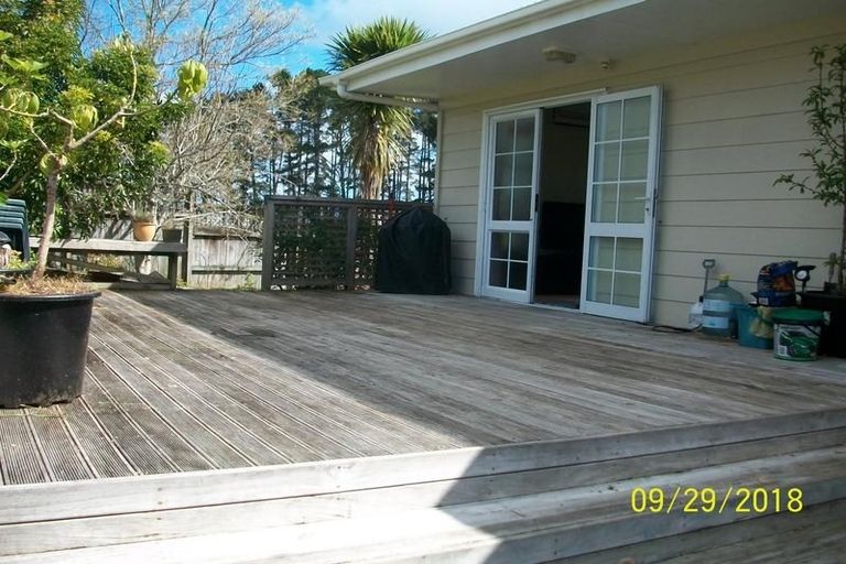 Photo of property in 6 Thomas Avenue, Te Atatu Peninsula, Auckland, 0610