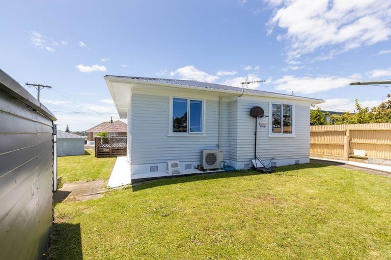 Photo of property in 7 Watene Crescent, Waitara, 4320