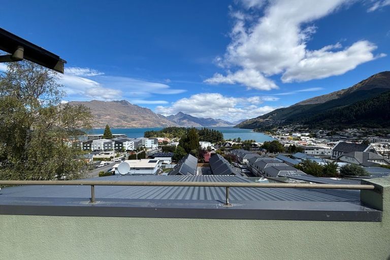 Photo of property in 27b Hallenstein Street, Queenstown, 9300