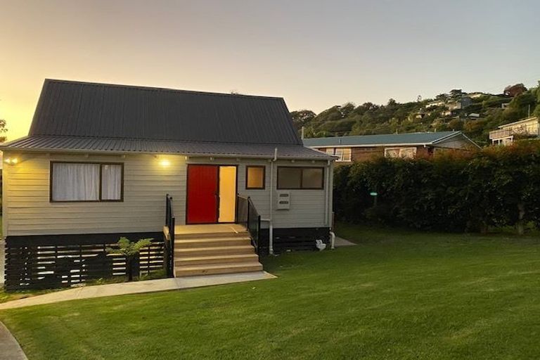 Photo of property in 46 De Luen Avenue, Tindalls Beach, Whangaparaoa, 0930