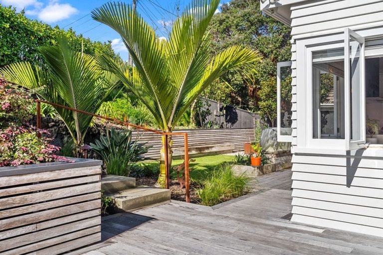 Photo of property in 14 Waimana Avenue, Northcote Point, Auckland, 0627