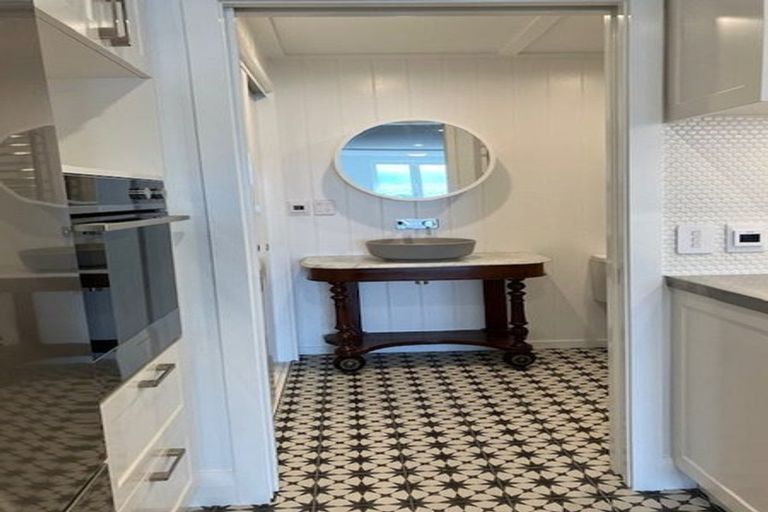 Photo of property in 129a Marine Parade, Mount Maunganui, 3116