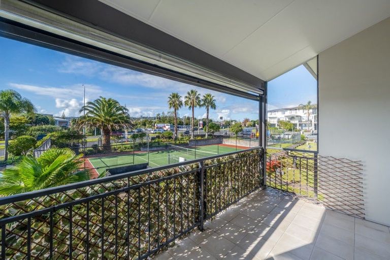 Photo of property in 58 Haven Drive, East Tamaki, Auckland, 2013