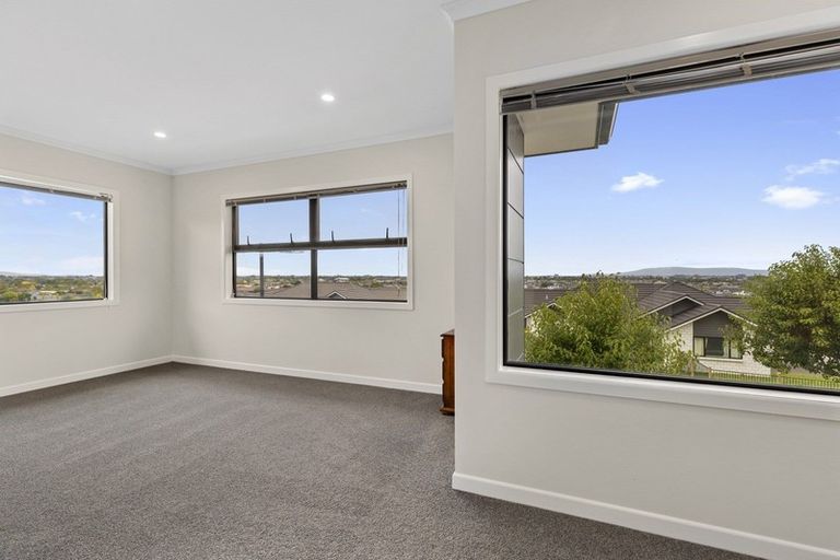 Photo of property in 35 Longbow Terrace, Flagstaff, Hamilton, 3210