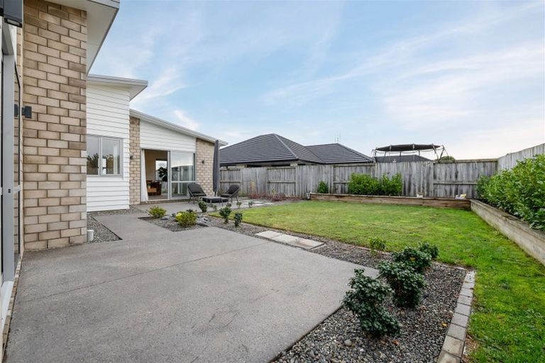 Photo of property in 16 Teatree Close, Huntington, Hamilton, 3210