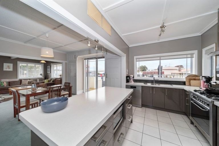 Photo of property in 231 Saint Aubyn Street, New Plymouth, 4310