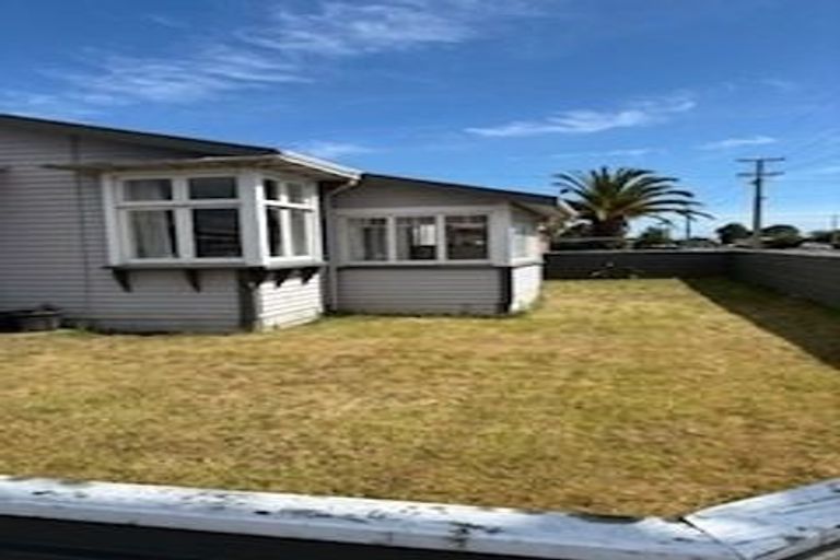 Photo of property in 11 Henley Street, Westport, 7825