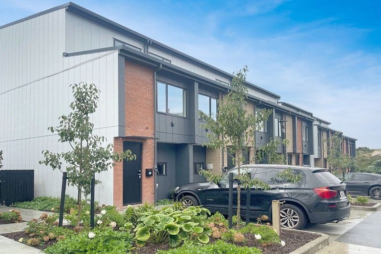 Photo of property in 62 Parkwood Avenue, Westgate, Auckland, 0614