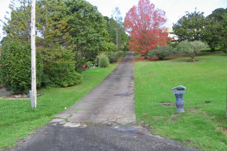 Photo of property in 9 Landing Road, Titirangi, Auckland, 0604