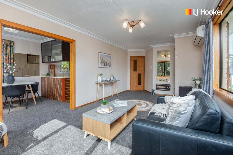 Photo of property in 21 Kinmont Crescent, Kinmont Park, Mosgiel, 9024