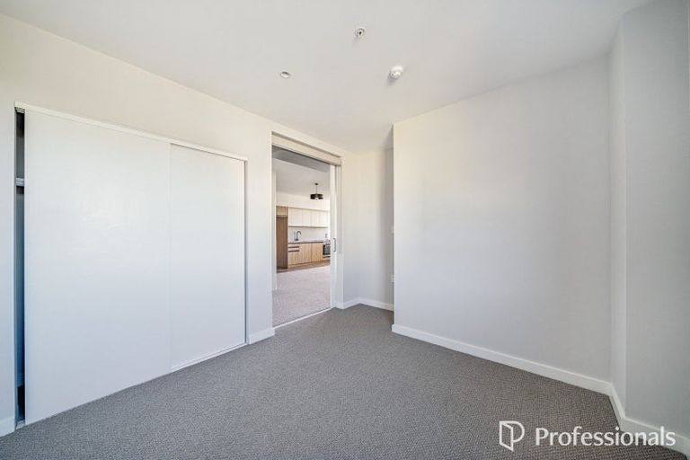 Photo of property in Unit 302,l3, 302/14 Laings Road, Hutt Central, Lower Hutt, 5010