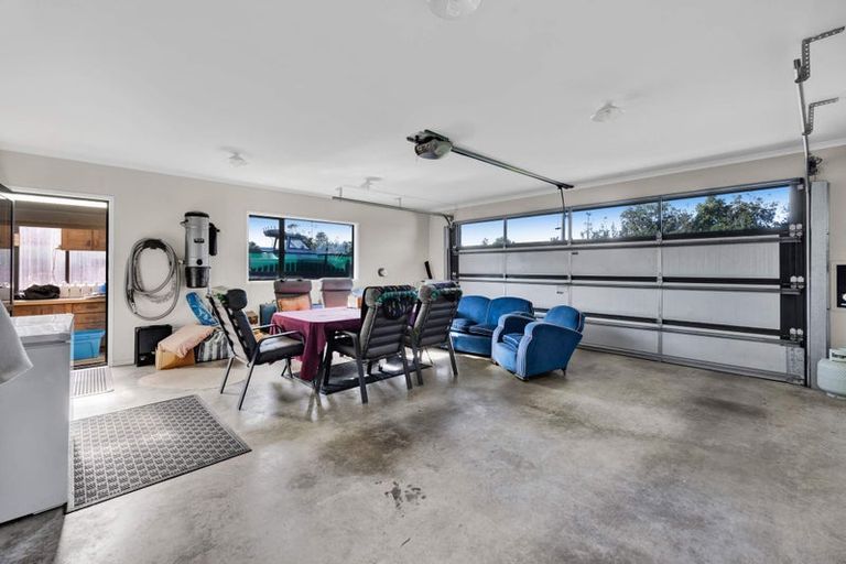 Photo of property in 2 Heaphy Road, Opunake, 4616