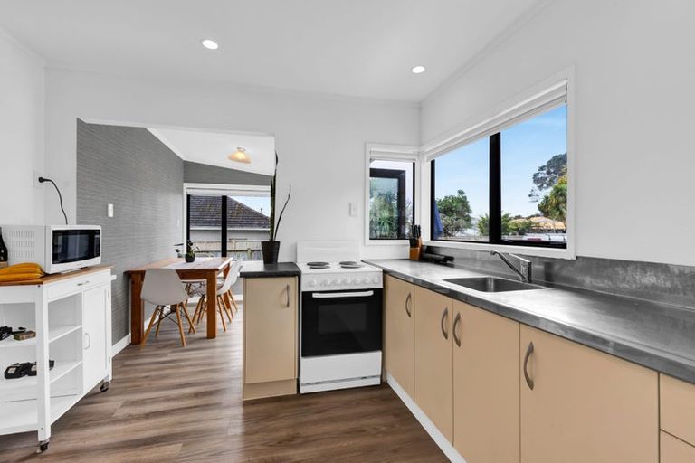 Photo of property in 3 Tupoki Street, Glen Avon, New Plymouth, 4312