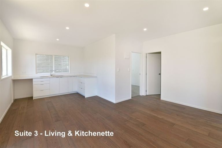 Photo of property in 299 Whangaparaoa Road, Red Beach, 0932