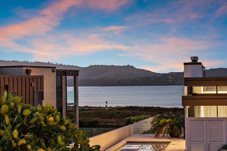 Photo of property in 37 Taumata Road, Omaha, 0986