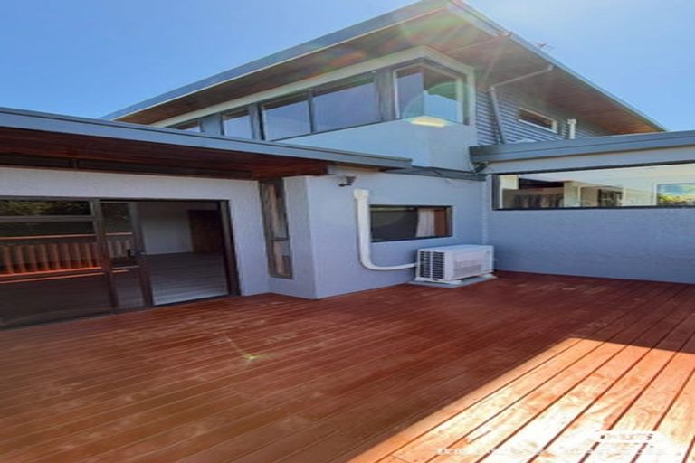 Photo of property in 115 Chelsea View Drive, Chatswood, Auckland, 0626