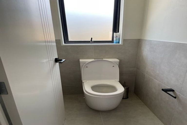 Photo of property in 3/285 Te Atatu Road, Te Atatu South, Auckland, 0610