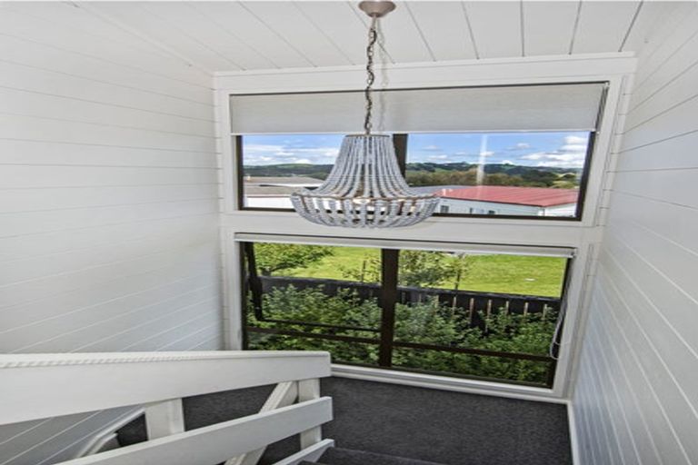 Photo of property in 4 Skelton Crescent, Paparoa, 0571