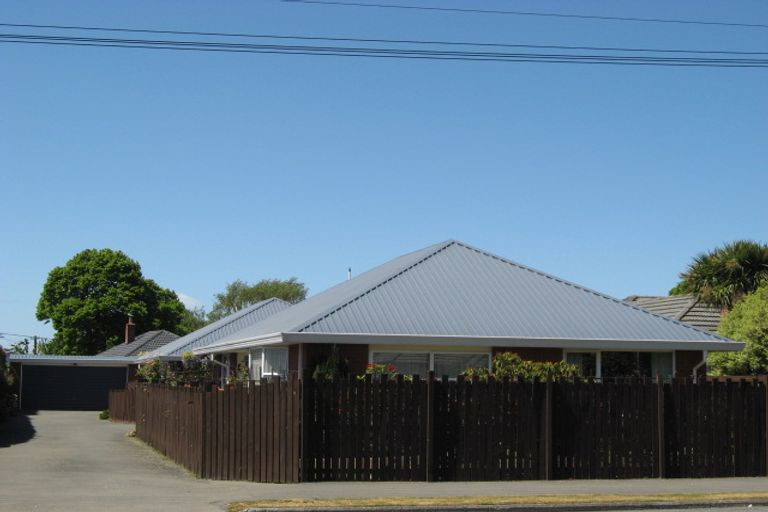 Photo of property in 1/216 Greers Road, Bryndwr, Christchurch, 8053