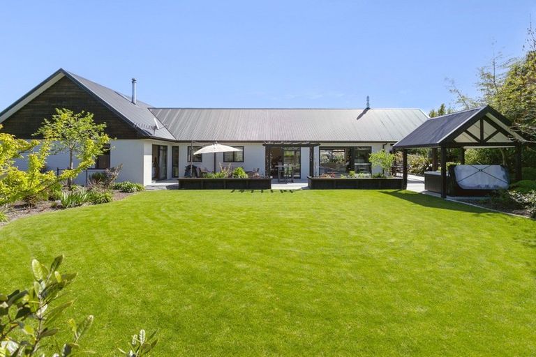 Photo of property in 1 Flaxen Way, Kinloch, Taupo, 3377