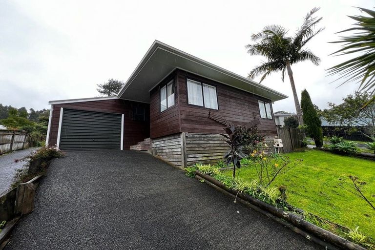 Photo of property in 2/21 Heathglen Place, Bayview, Auckland, 0629