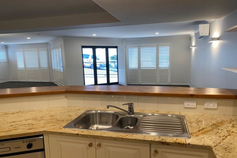 Photo of property in 13/22 Oriental Terrace, Oriental Bay, Wellington, 6011