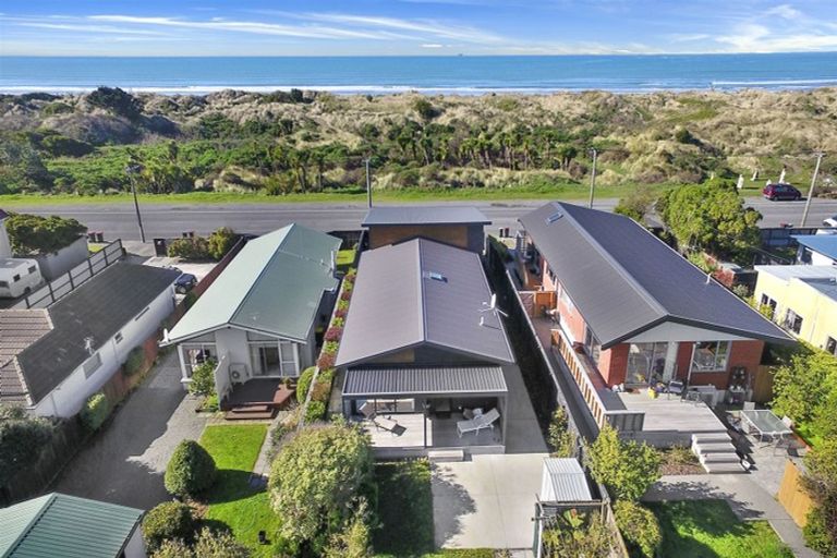 Photo of property in 517 Marine Parade, South New Brighton, Christchurch, 8062