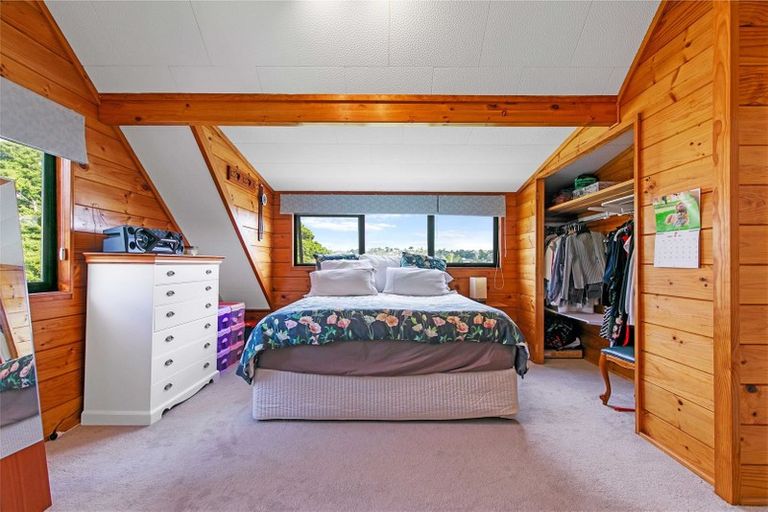 Photo of property in 2/24 Kaipatiki Road, Glenfield, Auckland, 0629