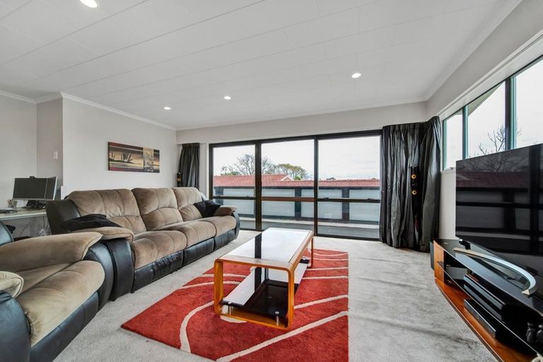 Photo of property in 25 Truby King Street, Merrilands, New Plymouth, 4312