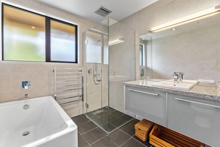 Photo of property in 381 Oaia Road, Muriwai, Waimauku, 0881