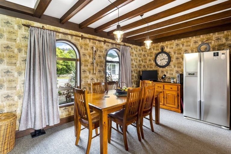 Photo of property in 21 Dalton Grove, Stokes Valley, Lower Hutt, 5019