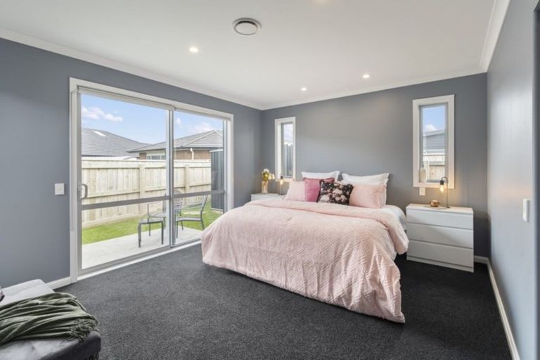 Photo of property in 9 Bridford Way, Paraparaumu, 5032